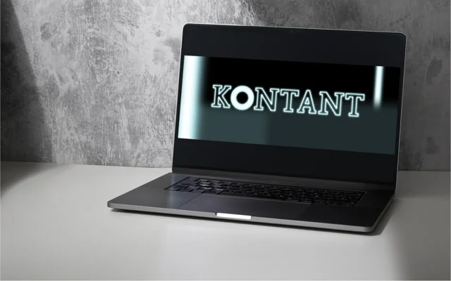 Bærbar pc med DR-udsendelsen Kontants logo